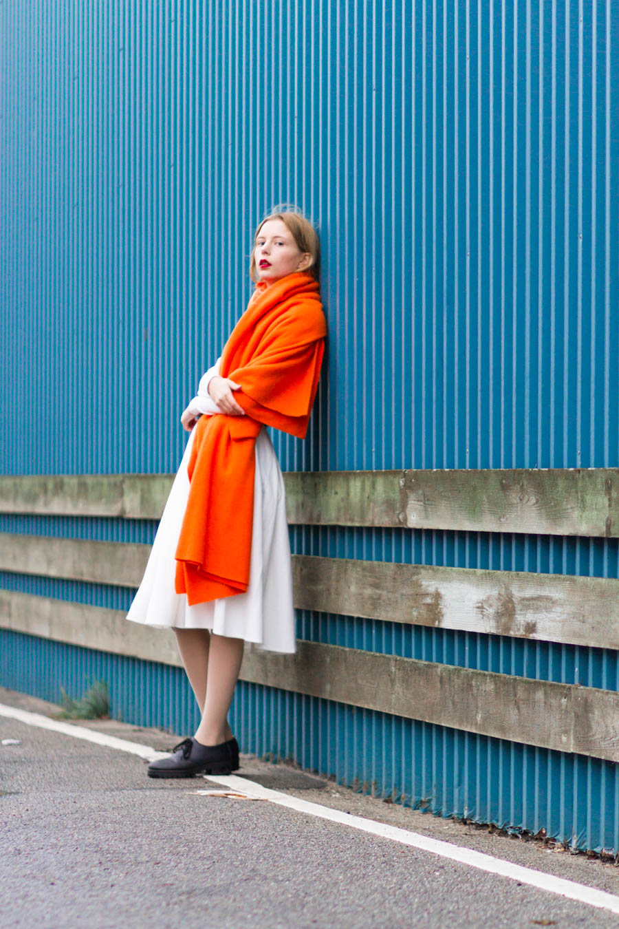 outfit november nemesis babe marie jensen danish blogger all white skirt asos blanket scarf bright orange red lipstick russian red mac cosmetics marni shoes -2
