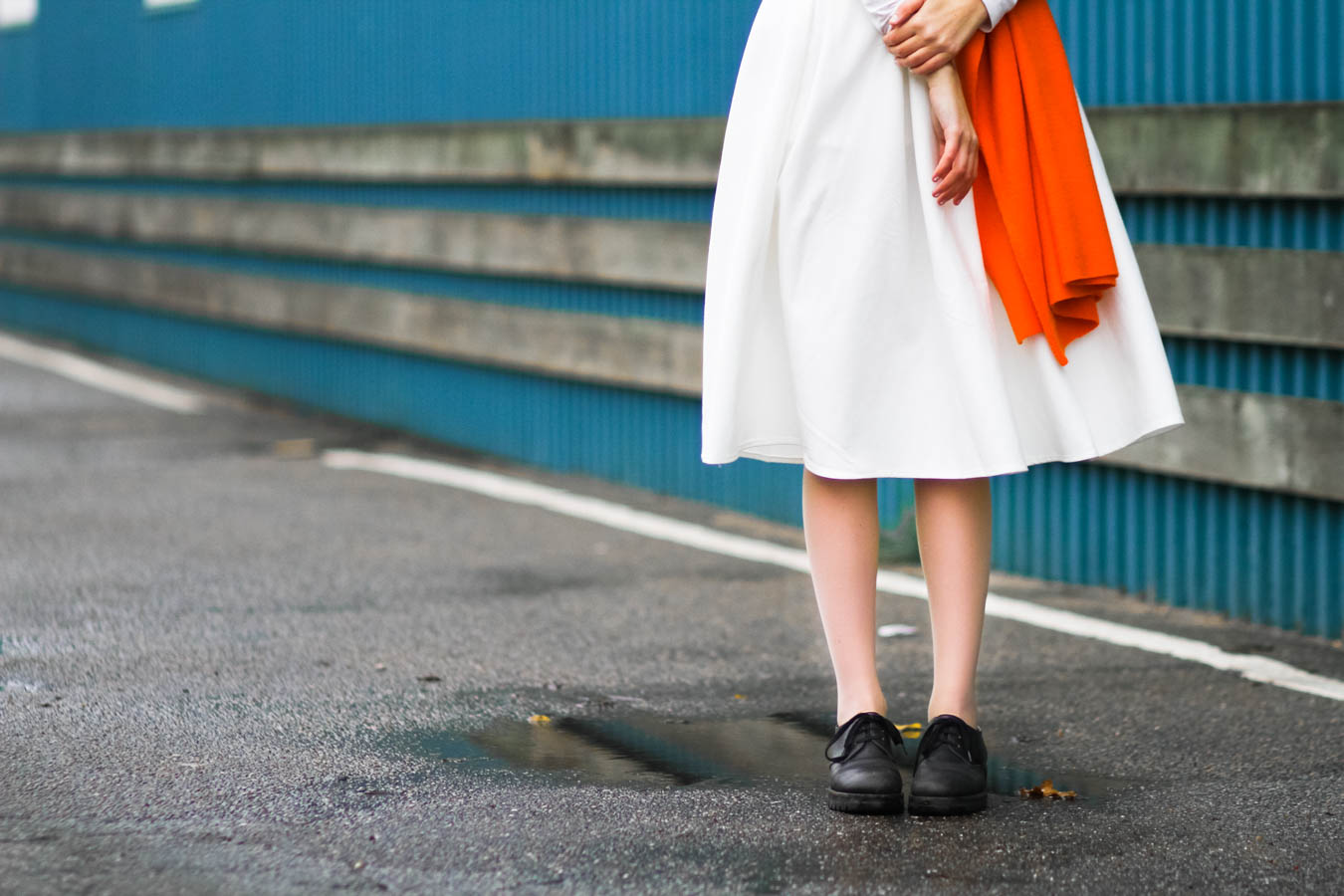 outfit november nemesis babe marie jensen danish blogger all white skirt asos blanket scarf bright orange red lipstick russian red mac cosmetics marni shoes -7