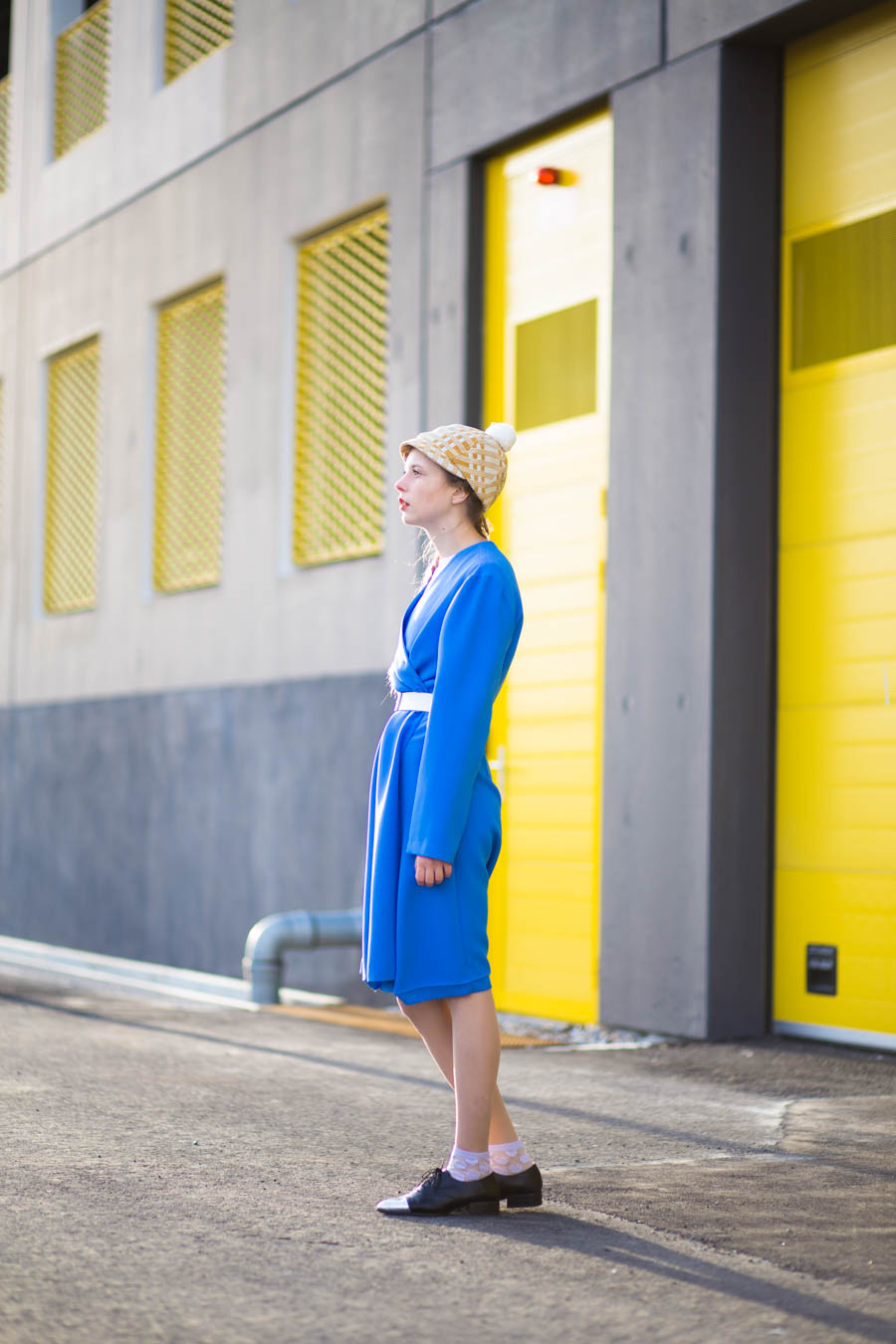 outfit november nemesis babe marie jensen danish blogger blue jacket dress wrap yellow hat costo pom pom -1-4
