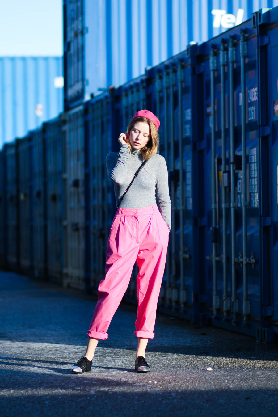 outfit january nemesis babe marie jensen danish blogger grey top roll neck pink hat trousers second hand -1