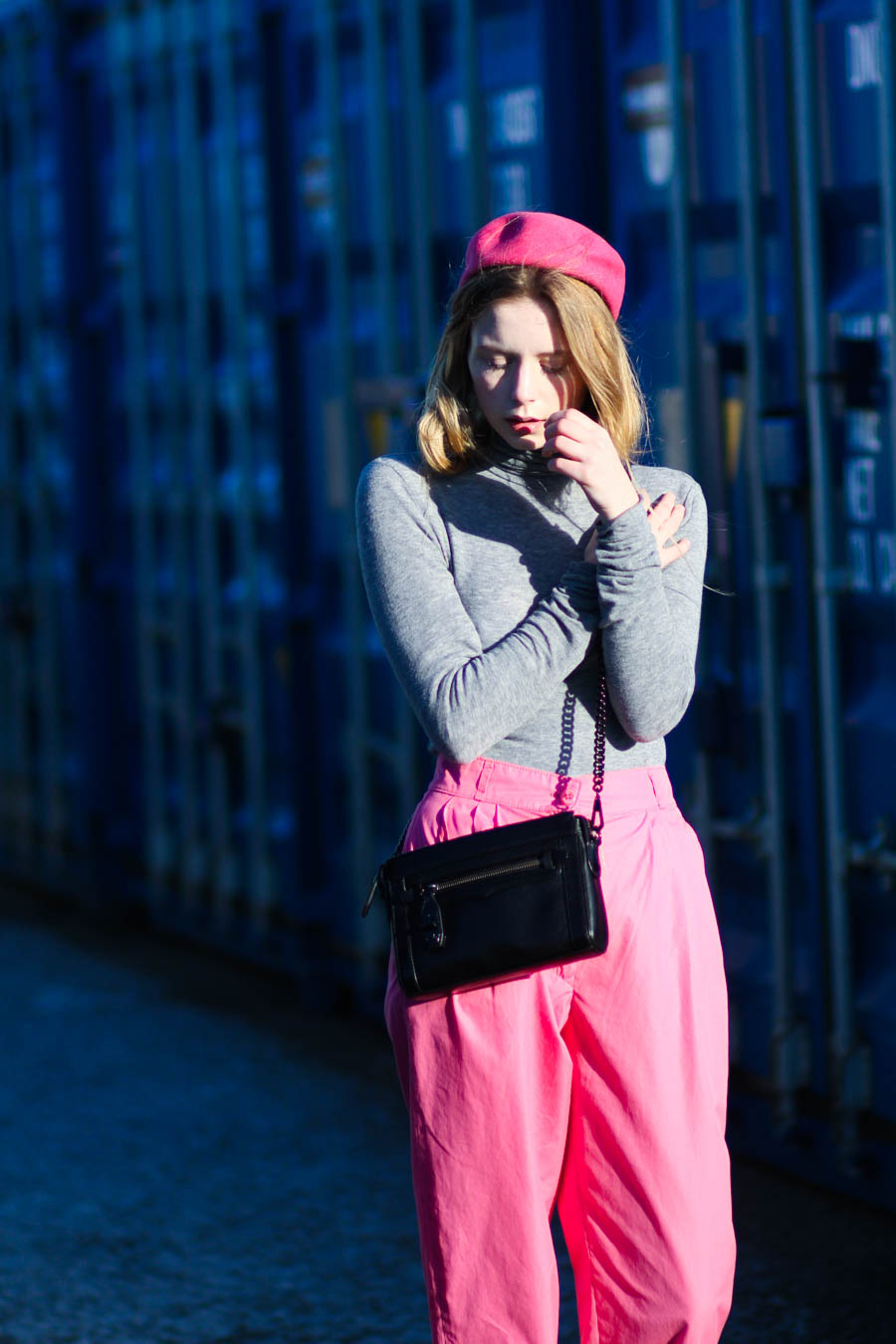 outfit january nemesis babe marie jensen danish blogger grey top roll neck pink hat trousers second hand -3