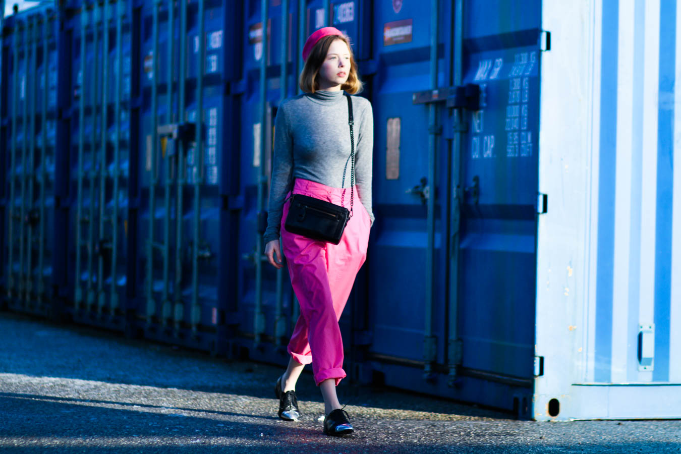 outfit january nemesis babe marie jensen danish blogger grey top roll neck pink hat trousers second hand -6