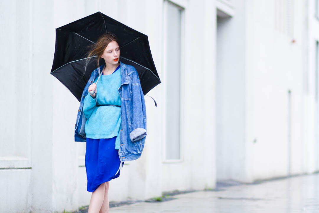 outfit May nemesis babe marie jensen danish blogger rainy blue outfit designers remix baum und pferdgarten doc martens vintage-1