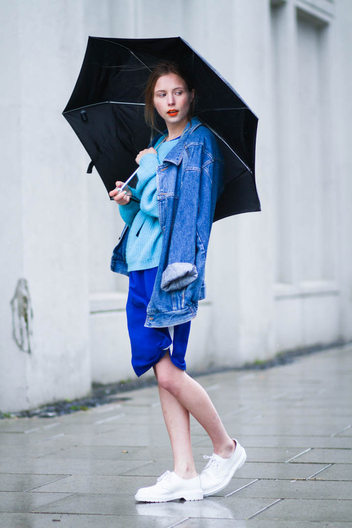 outfit May nemesis babe marie jensen danish blogger rainy blue outfit designers remix baum und pferdgarten doc martens vintage-8